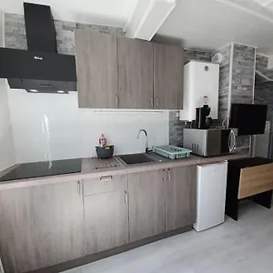 https://charmant-studio-centre-de-foix-3e-tage.midi-pyreneeshotels.com